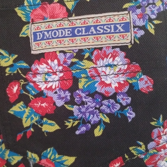 D'Mode Classix Vintage Floral Shorts Never Worn - Picture 3 of 7